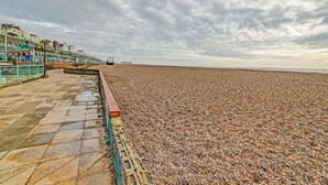 Beach - Standard Triple Room (Brighton)