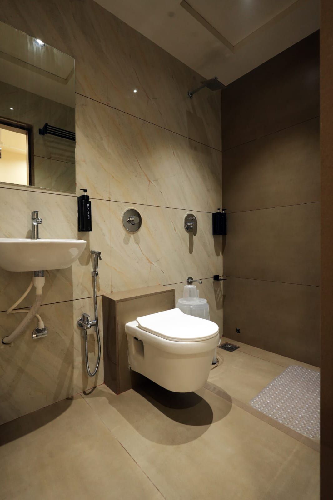 Deluxe Room | Bathroom