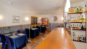 House | Dining - Standard Single Room - Shared (Aberlour)
