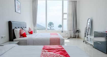 Luxury Triple Suite W/ Free Wifi and Parking