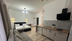 Double or Twin Room | Desk, laptop workspace, WiFi (free) - Dream AsiaMall (Bishkek)