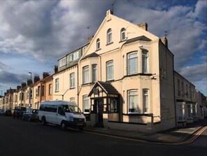 House | Exterior - Standard Single Room - Shared (Redcar)