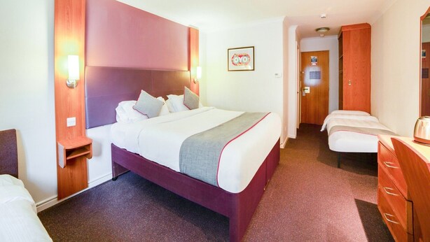 Room - Standard Family of 3 Room (St Helens)