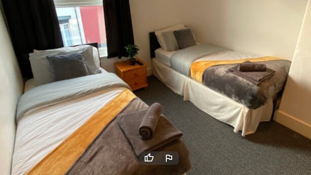 House - Standard Twin Room - Shared (Redcar)