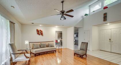 Sun Porch w/ Fireplace! Family Home By Little Rock