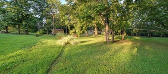 Fall Foliage & Hot Tub Nights: Shawnee Cabin