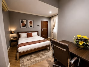 Studio Deluxe, không hút thuốc, máy điều hòa | Phòng tắm | Vòi sen/bồn tắm kết hợp, máy sấy tóc, khăn tắm, xà phòng 
