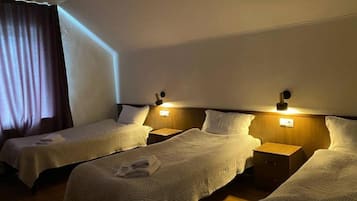Standard Triple Room | WiFi (free)