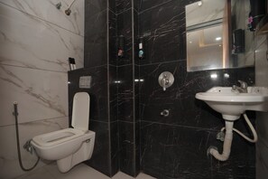 Premium Double Room | Bathroom - Perfectotel  (Indore)