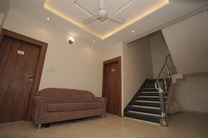 Living area - Perfectotel  (Indore)