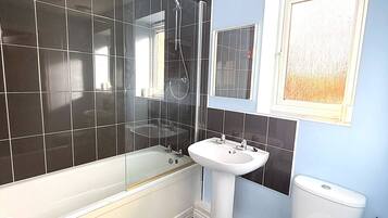 Apartment, 1 Bedroom | Bathroom