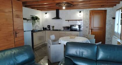 Cottage 'Gîte Chalet La Salamandre' with Mountain View, Private Terrace and Wi-Fi