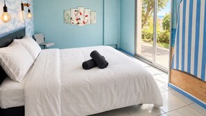 Room - Vrbo Property (Sète)