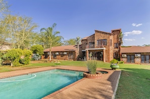 Unclassified image, 5 of 17, button - Peter's Guesthouse (Pretoria)
