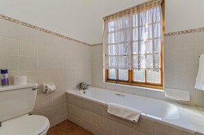 Unclassified image, 2 of 17, button - Peter's Guesthouse (Pretoria)