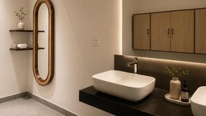 Buồng tắm vòi sen, đồ dùng nhà tắm miễn phí, máy sấy tóc, khăn tắm 