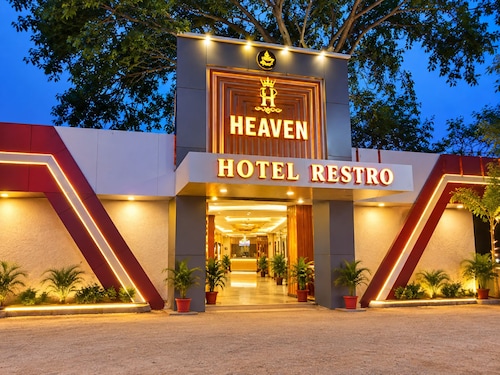 7 Heaven Hotel & Restro 