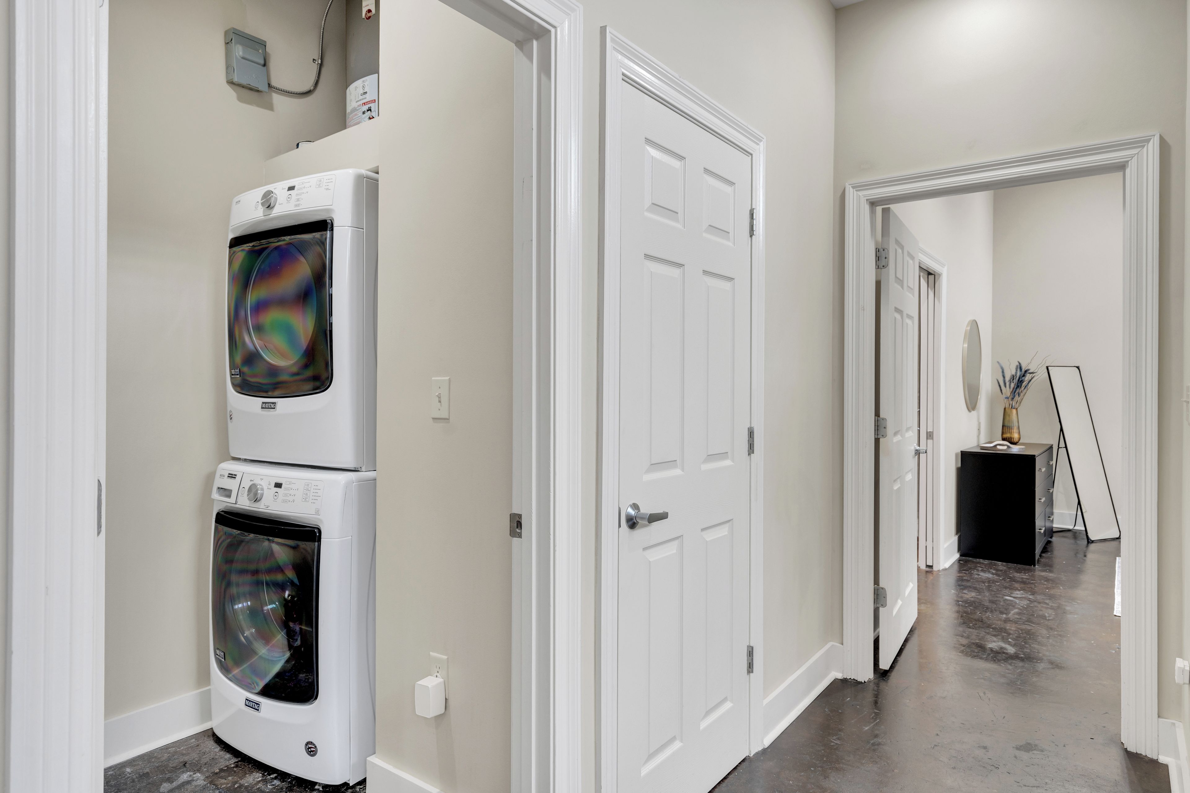 In-unit washer and dryer for easy packing