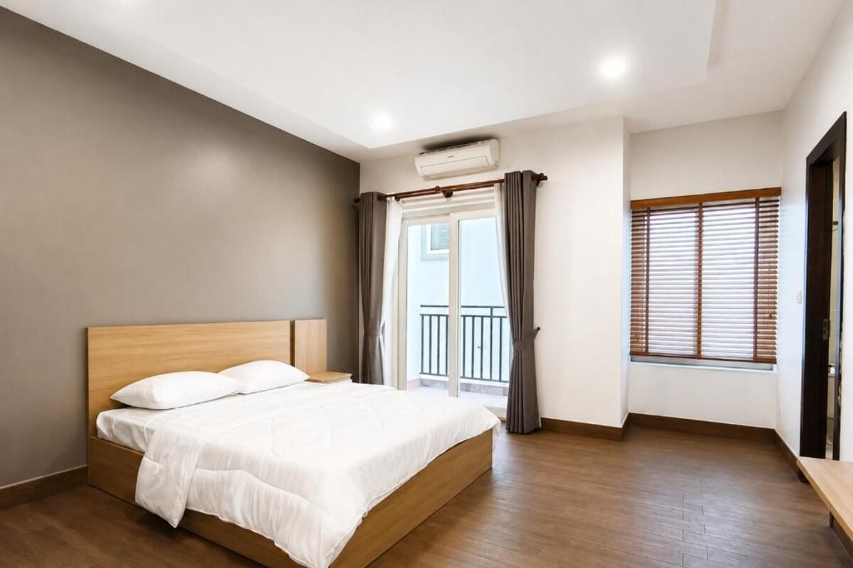 Superior Apartment, 1 Bedroom | Desk, laptop workspace, free WiFi