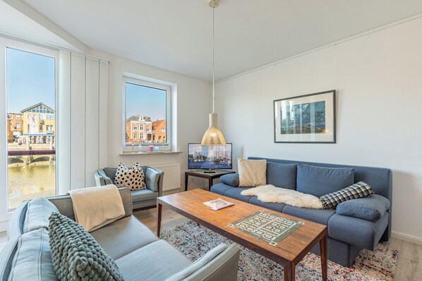 Living area - Vrbo Property (Husum)