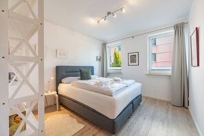 Room - Vrbo Property (Husum)