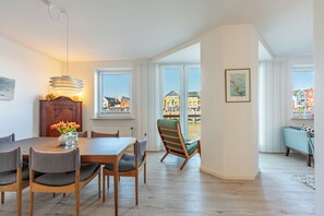 Dining - Vrbo Property (Husum)