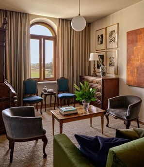 Image picker EF54A2E6 2F0D 4B2D 8C64 E943A8C0B352 21694 000002A622C213C2 - La Vilma Su﻿ite private living room bathroom two balconies shared garden, (Piedmont)