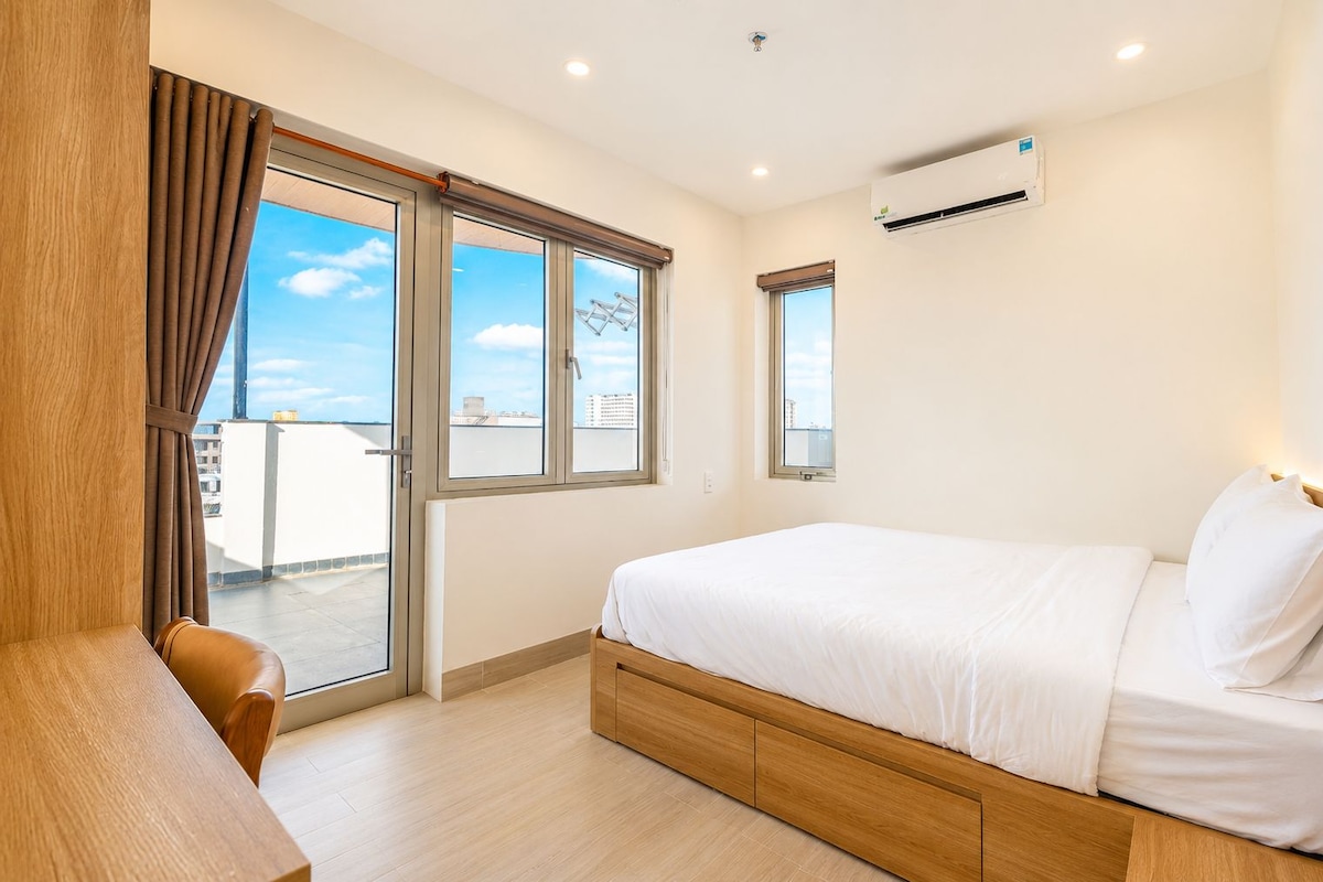 Penthouse Keluarga, balkon, pemandangan gunung | Meja kerja, ruang kerja ramah laptop, dan Wi-Fi gratis