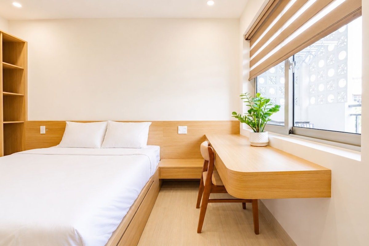 Kamar Double Standar, balkon, pemandangan kota | Meja kerja, ruang kerja ramah laptop, dan Wi-Fi gratis