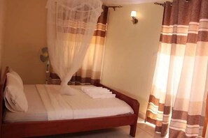 Deluxe-Doppelzimmer, Gartenblick | Kostenloses WLAN, individuell dekoriert, individuell eingerichtet