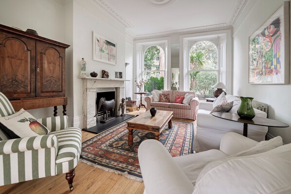 Living area - The Canonbury Garden Retreat, by Veeve (London)