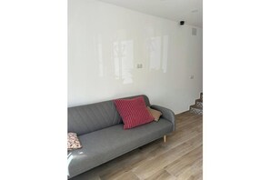 Living area - Chamomile House (Aladrén)