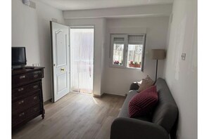 Living area - Chamomile House (Aladrén)