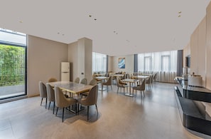 Dining - YueSton CinemaAdesig Hotel (Guangzhou)