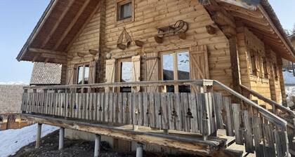 250m from slopes, chalet for 10 & shared pool