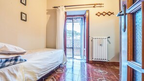 Ferienhaus, Balkon, Stadtblick | Bügeleisen/Bügelbrett, kostenloses WLAN