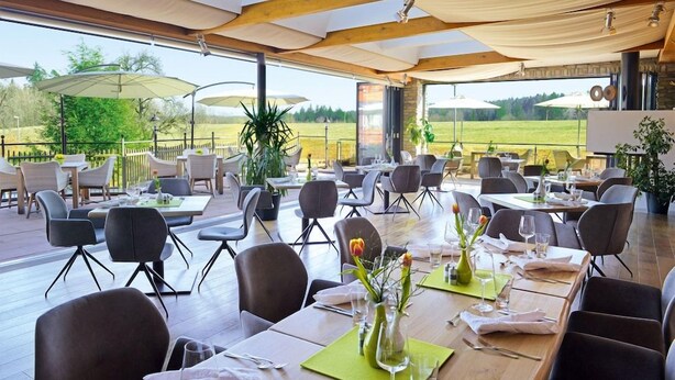 Outdoor dining - Md- Wellnesshotel Gruner Wald (Freudenstadt)