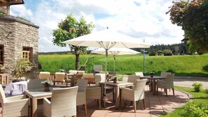 Outdoor dining - Md- Wellnesshotel Gruner Wald (Freudenstadt)