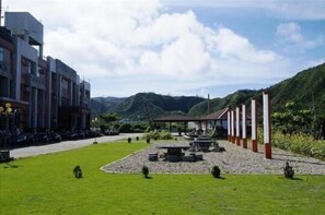 Outdoor dining - Toong Hsiang Hotel (Lyudao)