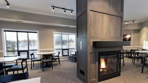Dining - Bcm Inns Fort Mcmurray - Downtown (Fort McMurray)