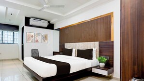 Classic Room - Collection Ransan Circle Nana Chiloda (Gandhinagar)