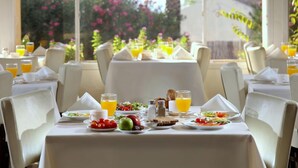 Dining - Kibbutz Ein Gev (Tiberias)