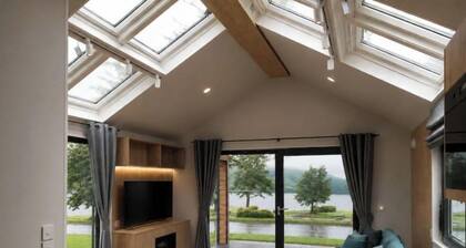 The Kintail Cat – Highland Lodge with Loch Duich Views