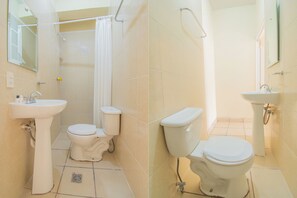 Bathroom - OYO Hotel Morelos, Villa Hidalgo (Villa Hidalgo)