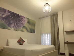 Ảnh chưa phân loại, 3 trong số 18 ảnh, nút