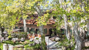 Outdoor dining - La Bastide Bourrelly - Mathias Dandine (Cabries)