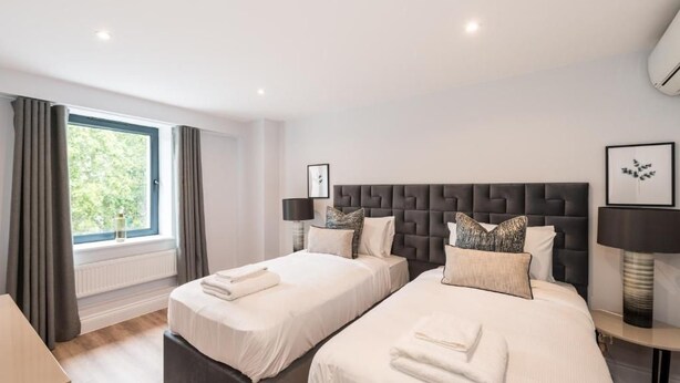Room - The Carlyle (London)