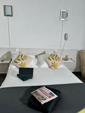 Room - Hotel De La Tour Saint Etienne SUD (Saint-Etienne)