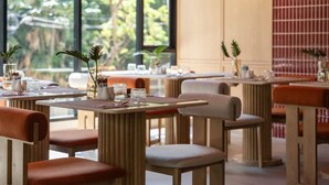 Dining - The Akyra Bangkok 11 (Bangkok)