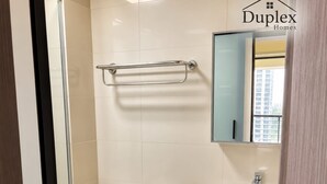 Bathroom - Awesome 1-bedroom apartment in Westlands Nairobi perfect for your stay (Nairobi)